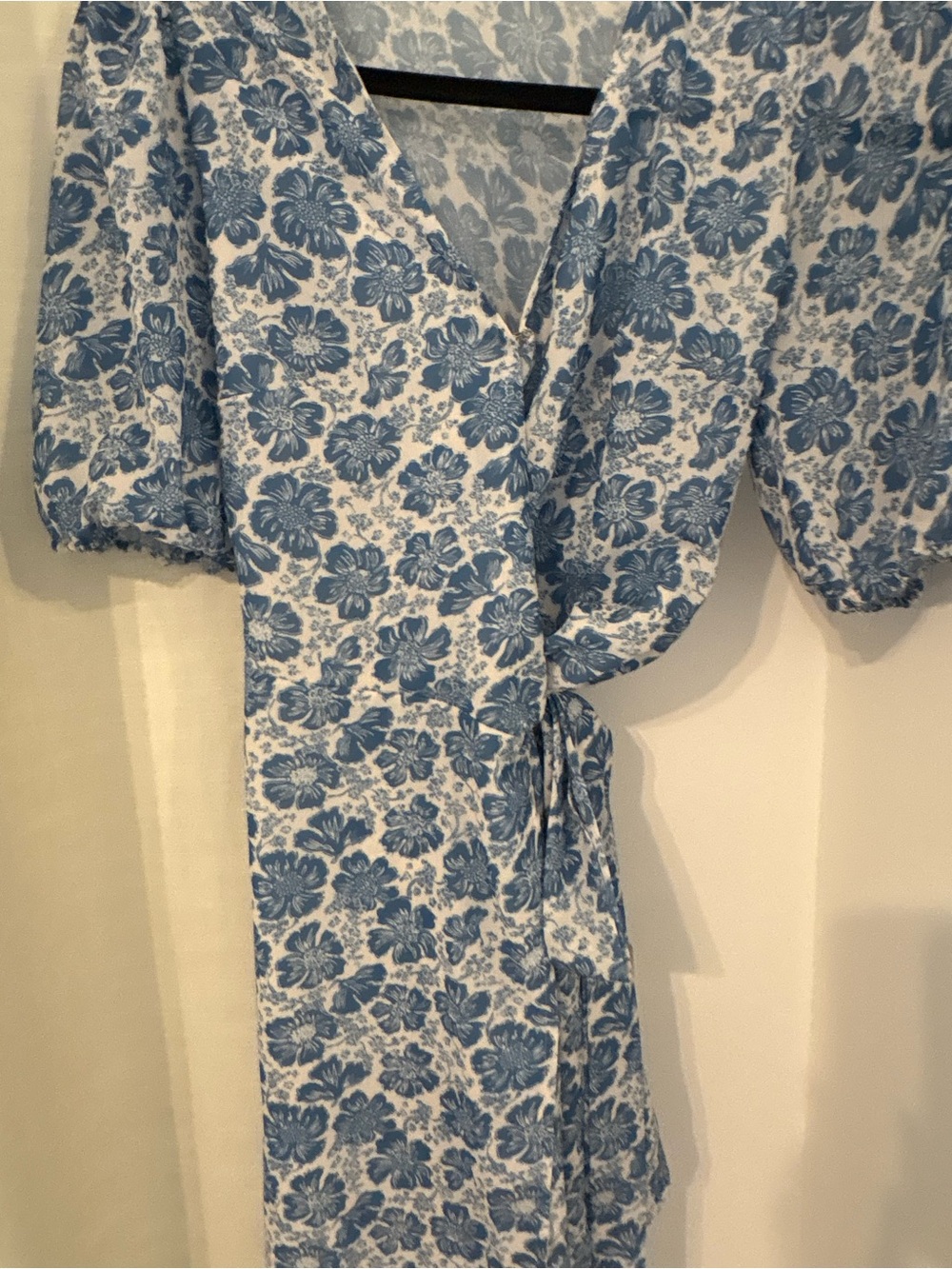 Commense Blue Floral Wrap Midi Dress with Puff Sleeves - Picture 3 of 4
